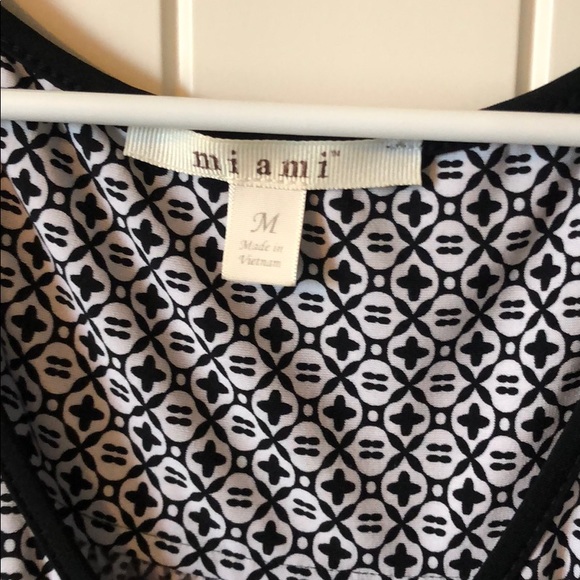 Cute Pattern Dress - Picture 4 of 4